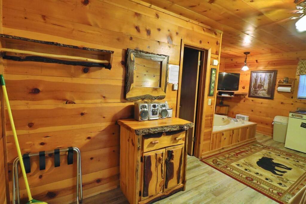 Alpine Mountain Sweetheart Cabin Jacuzzi #8 Helen Εξωτερικό φωτογραφία