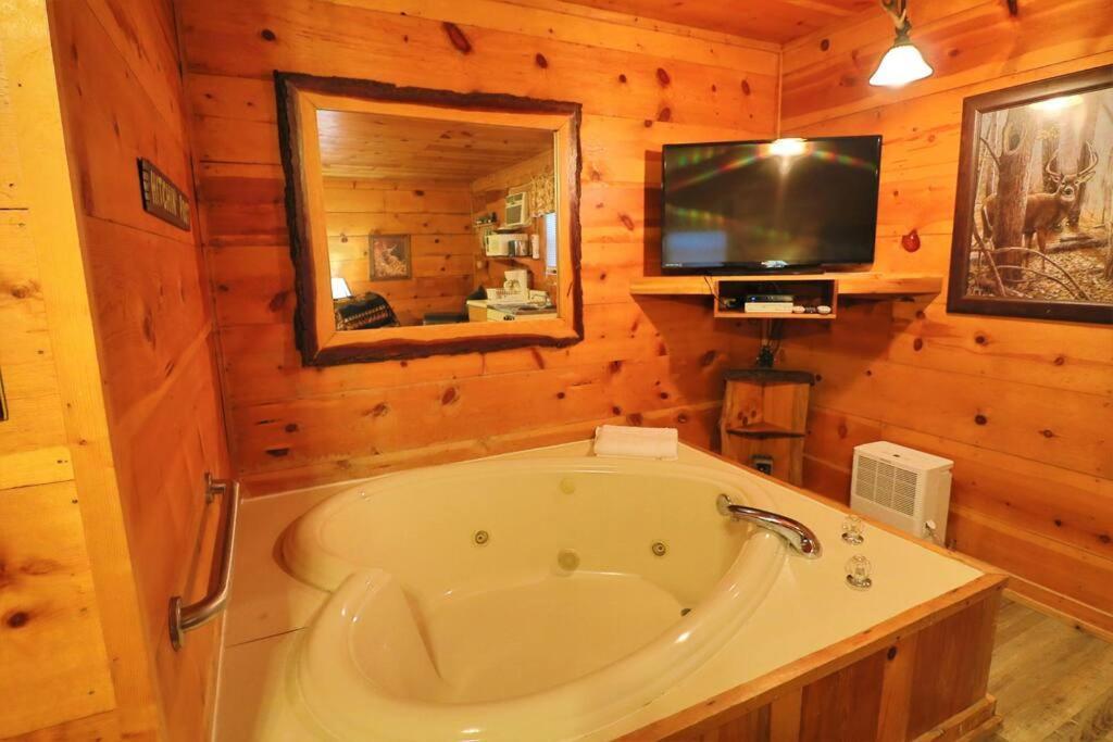 Alpine Mountain Sweetheart Cabin Jacuzzi #8 Helen Εξωτερικό φωτογραφία